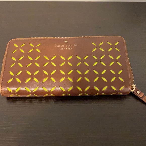 Kate Spade Chocolate Brown & Lime Wallet - Picture 1 of 3